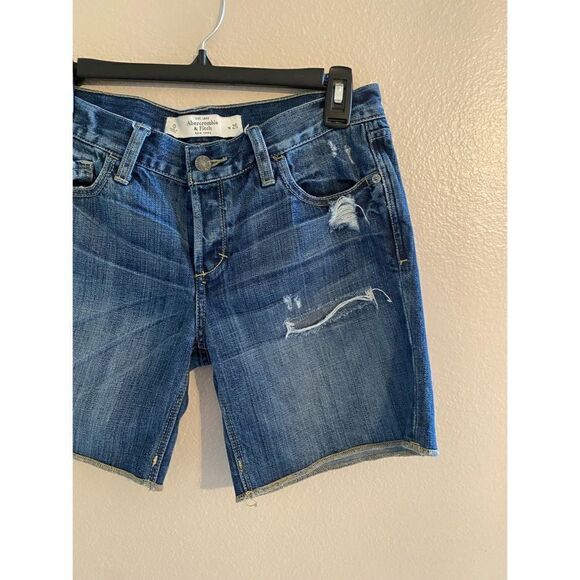 Abercrombie & FitchMid Rise 7in. Shorts0
